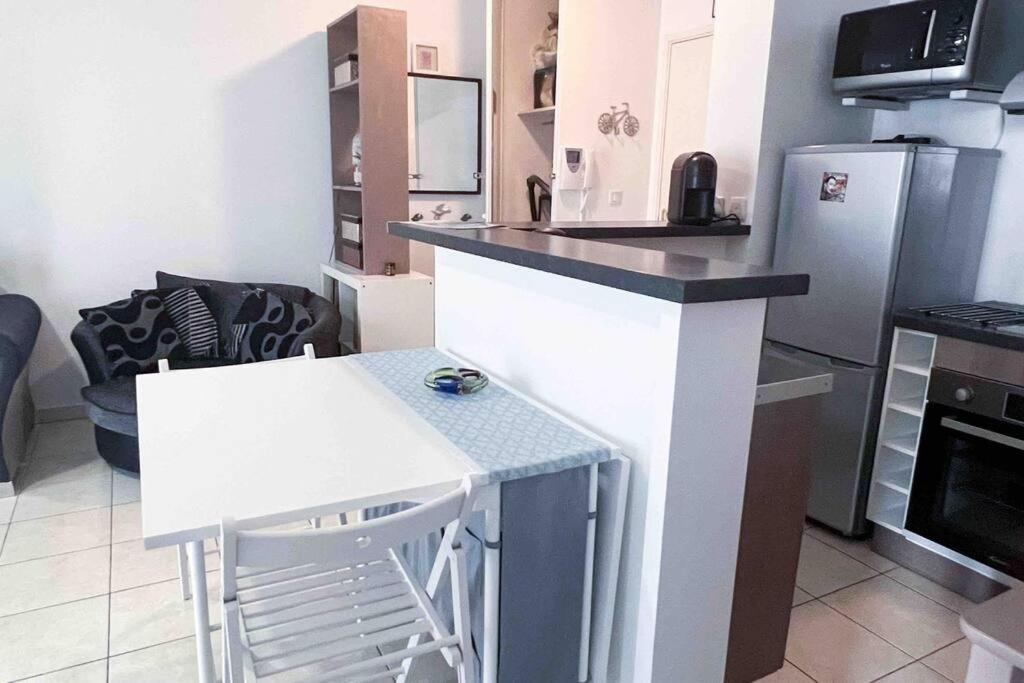 Appart Avec Terrasse Et Parking A 2 Pas De Disney Montévrain Kültér fotó